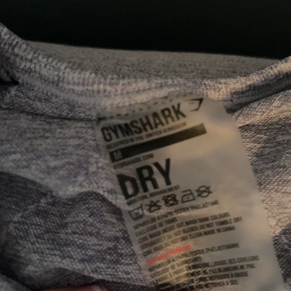 Workout top - Picture 2 of 2